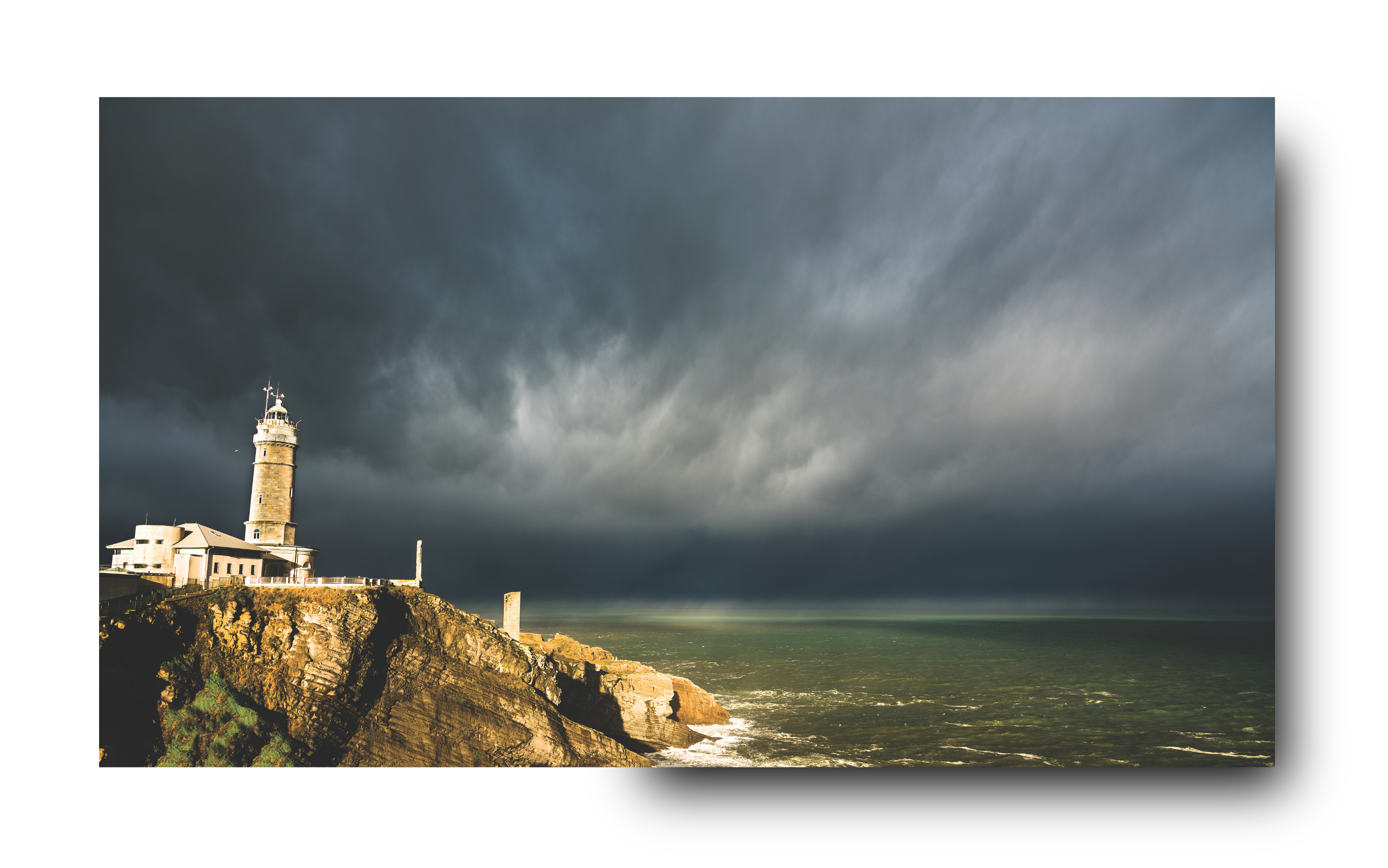 Tormenta faro Mayor, bahía de Santander, Cantabria
