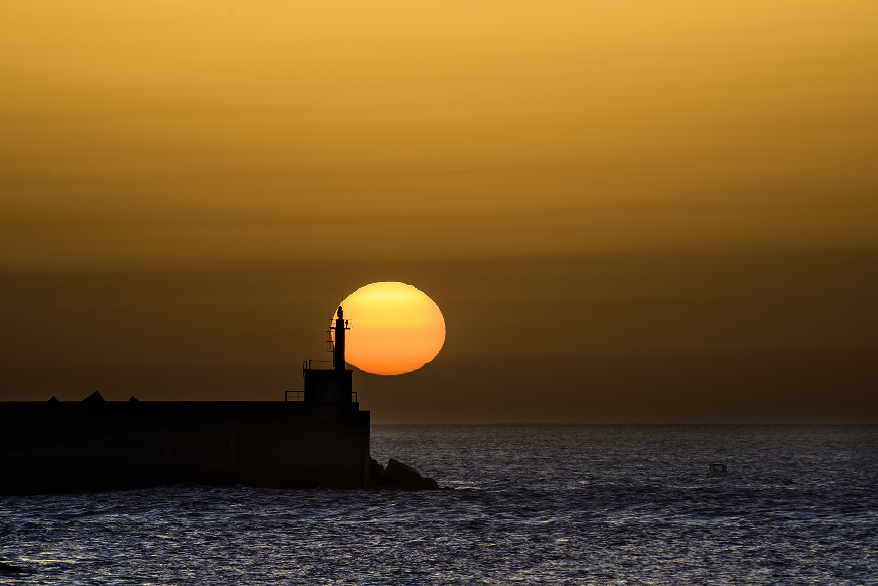 Atardecer faru San Esteban Asturias