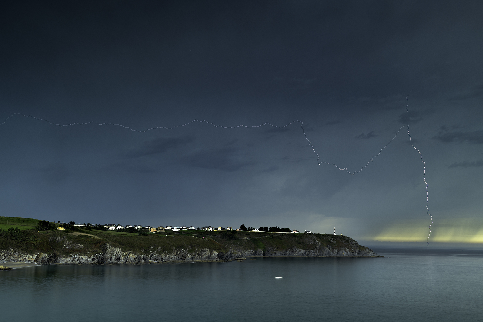Rayos en la costa de Ortiguera